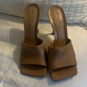 Bottega Veneta Tan Leather Mules